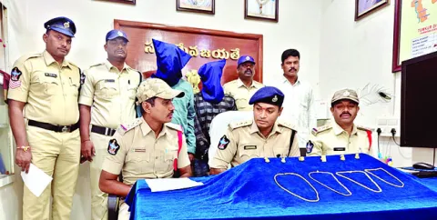 ఉదయం రెక్కీ .. రాత్రి దొంగతనం 
