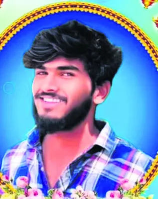 తల్లి మందలించిందని యువకుడి ఆత్మహత్య