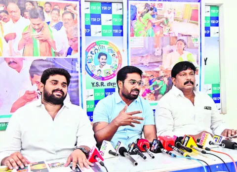టీటీడీ చైర్మన్‌ పదవికి   బీఆర్‌ నాయుడు అనర్హుడు   