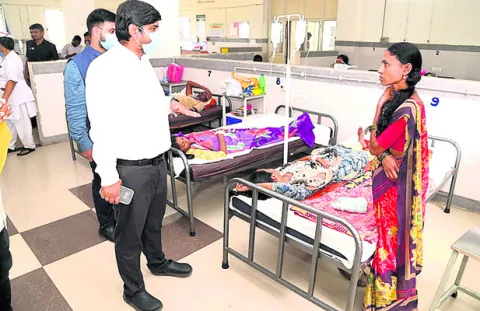 కలెక్టర్‌ ఆకస్మిక తనిఖీలు