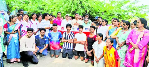 యువత భవిష్యత్‌ అందరి బాధ్యత