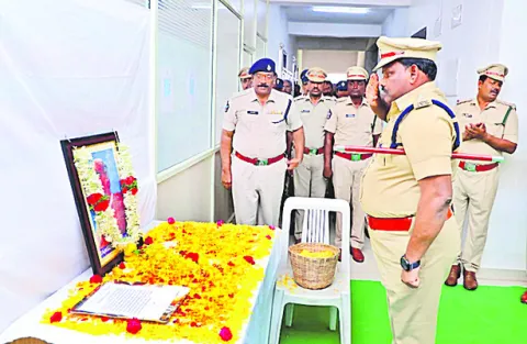 టంగుటూరి సేవలు చిరస్మరణీయం 