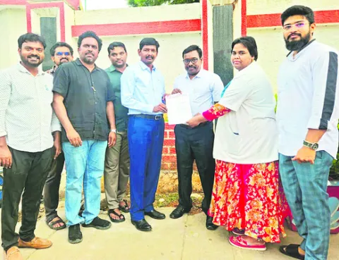 25న సర్టిఫికెట్‌ వెరిఫికేషన్‌కు హాజరుకావాలి