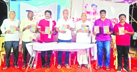 చిన్నారుల నటనతో ఆకట్టుకున్న తెలుగు వెలుగులు