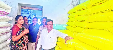 ఎమ్మార్పీ ధరకంటే అధికంగా అమ్మితే చర్యలు 