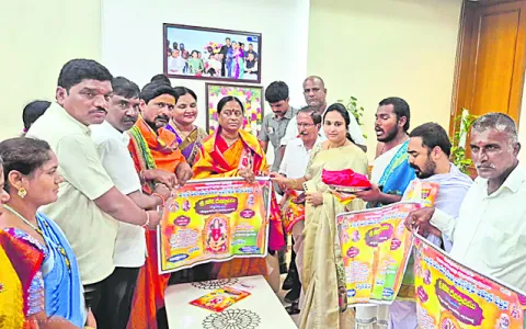 మంత్రులకు బ్రహ్మోత్సవాల ఆహ్వానం