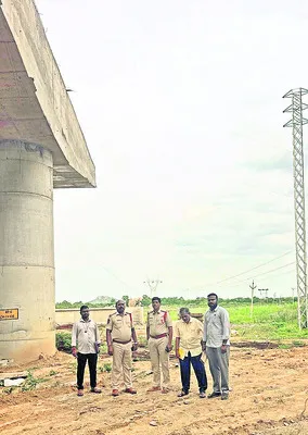 యువకుడి మృతిపై లేబర్‌ అధికారుల విచారణ 