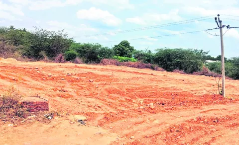 ఆగని భూ కబ్జాలు !