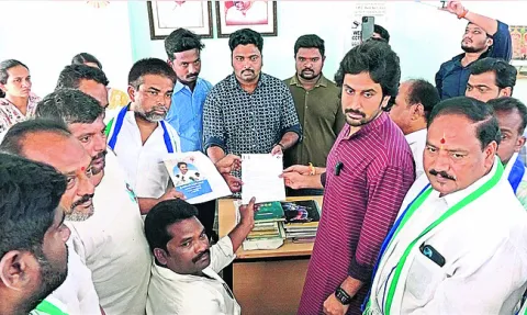 దివ్యాంగులకు అండగా వైఎస్సార్‌సీపీ