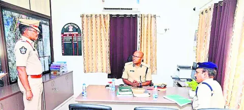 త్వరలో అన్ని పోలీస్‌స్టేషన్లకు డ్రోన్లు