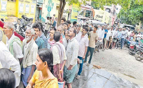 Farmers face hardship due to severe shortage of urea in Andhra Pradesh2