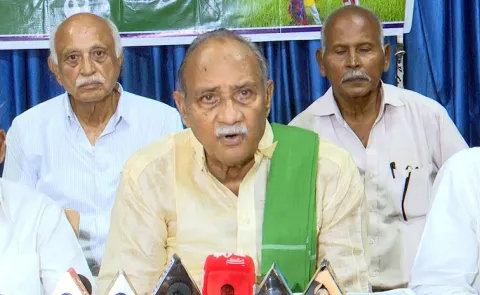 Farmers Union Leaders Fires On Chandrababu Government