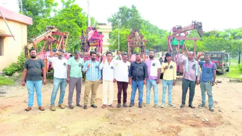 విద్యుత్‌ కాంట్రాక్టర్ల నిరసన