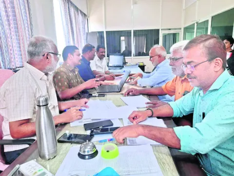 100 మందికి పదోన్నతులు 