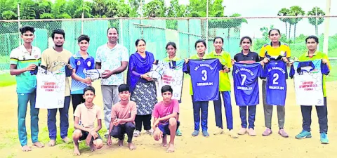 రాష్ట్ర పోటీల్లోనూ సత్తాచాటాలి 