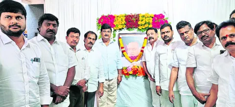 కన్నబాబుకు పరామర్శ 