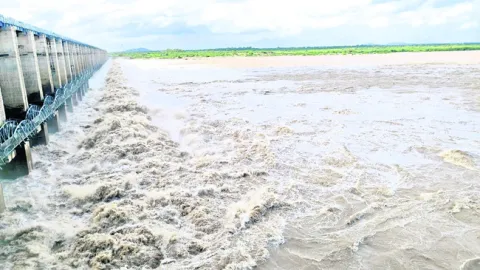 జూరాలకు నిలకడగా వరద 
