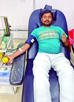 రక్తదానంతో రోగికి ప్రాణదానం 