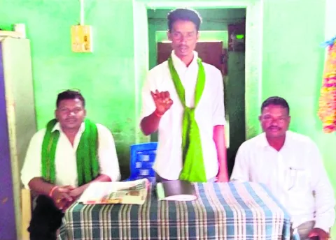 ఆదివాసీ జిల్లాలు ఏర్పాటు చేయాలి 
