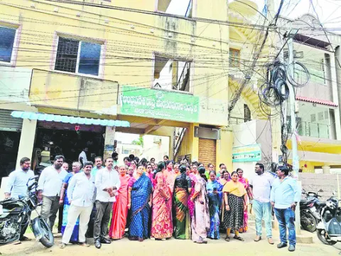 సీసీపై చర్యలు తీసుకోవాలని వినతి 
