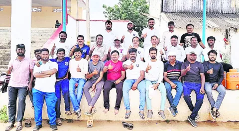 ఫ్రెండ్లీ క్రికెట్‌ పోటీ