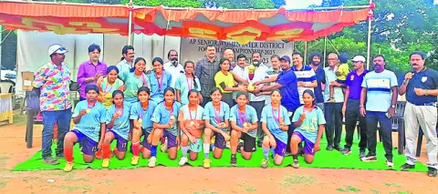 ముగిసిన రాష్ట్ర స్థాయి ఫుట్‌బాల్‌ పోటీలు 