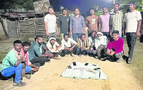 పేకాట స్థావరాలపై దాడులు
