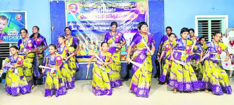 జిల్లాస్థాయి క్విజ్‌ పోటీలకు ఆహ్వానం 