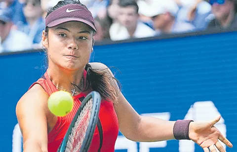 Emma Raducanu makes a good start to the US Open tournament