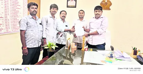 రూ.25 లక్షల ప్యాకేజీ ఇవ్వాలని వినతి 