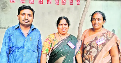 వీవోఏ సంఘం జిల్లా అధ్యక్షురాలిగా రూపాదేవి 
