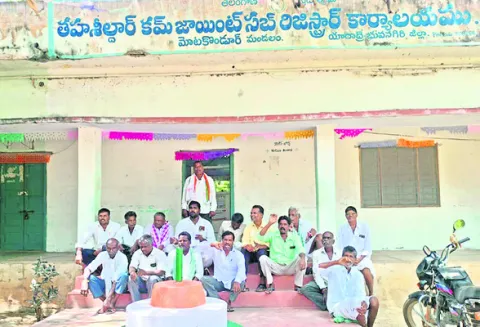 ప్రశ్నిస్తే మాపైనే కేసులు పెడతారా?