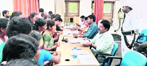 సంక్షేమ పథకాలను సద్వినియోగం చేసుకోవాలి
