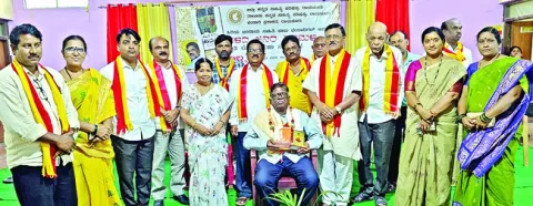 పిల్లల్లో సాహిత్యాభిరుచి పెంపొందించాలి 
