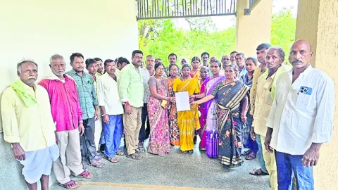 గుడి కబ్జాను నియంత్రించండి 
