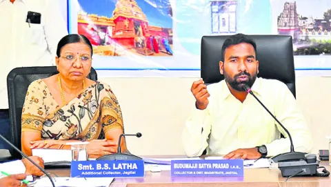 తండాల్లో అభివృద్ధి పనులు పూర్తి చేయాలి