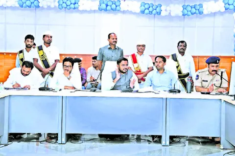 ఉత్సవాలను ప్రశాంతంగా జరుపుకోవాలి