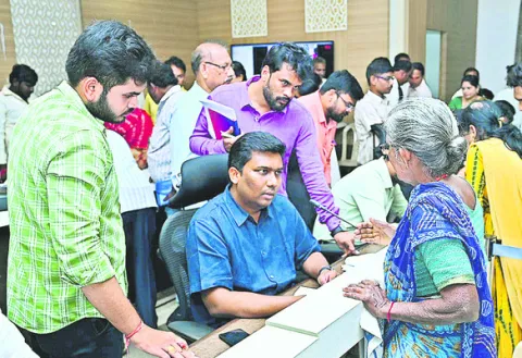 పీజీఆర్‌ఎస్‌కు 631 అర్జీలు 
