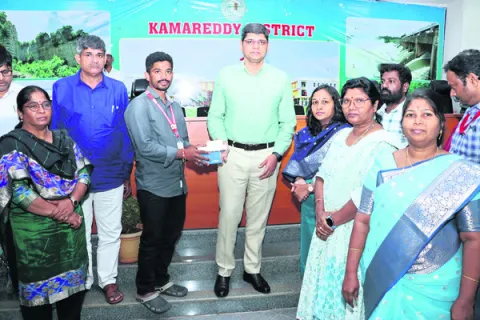 బ్రాంచ్‌ పోస్ట్‌మాస్టర్లకు ‘పింఛన్‌’ కిట్ల పంపిణీ