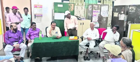 పెన్షనర్ల సమస్యలు పరిష్కరించేందుకు కృషి 