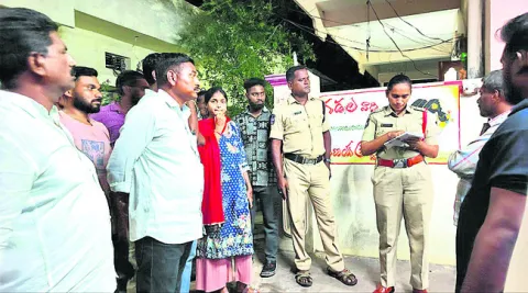 15 తులాల బంగారం, 30 తులాల వెండి చోరీ 