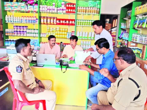 యూరియా కృత్రిమ కొరత సృష్టిస్తే కఠిన చర్యలు