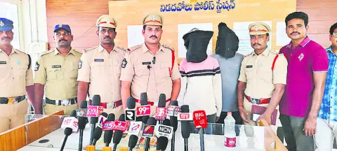 వ్యసనాలకు అలవాటు పడి చోరీలు 