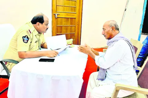 మోసపోయాం.. న్యాయం చేయండి 