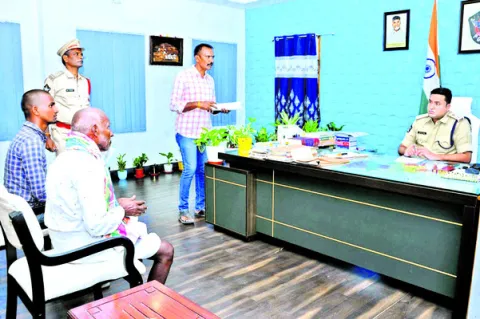బాధితులకు చట్టపరిధిలో అండగా నిలవండి