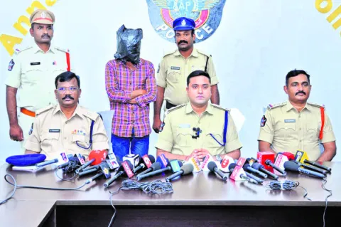 మహిళ హత్య కేసులో నిందితుడి అరెస్టు