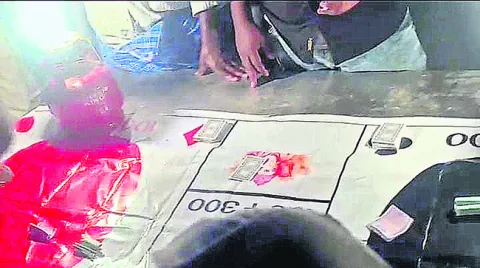 మమ్మల్ని అడిగేదెవరు..! 