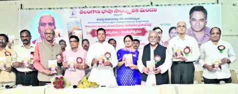 డబ్బు రాజకీయాలు మారాలి 