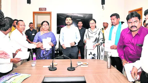 పూలాజీబాబా జయంతి ఘనంగా నిర్వహించాలి