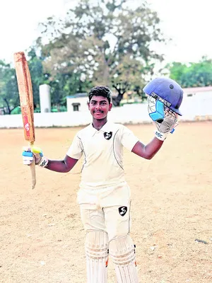 హెచ్‌సీఏ టోర్నీలో భద్రాద్రి క్రికెటర్‌ ప్రతిభ